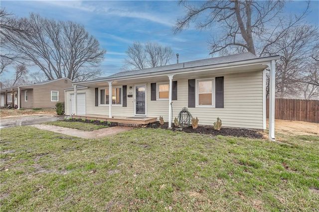 7243 Dearborn Street, Overland Park, KS 66204