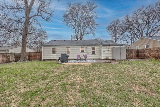 7243 Dearborn Street, Overland Park, KS 66204