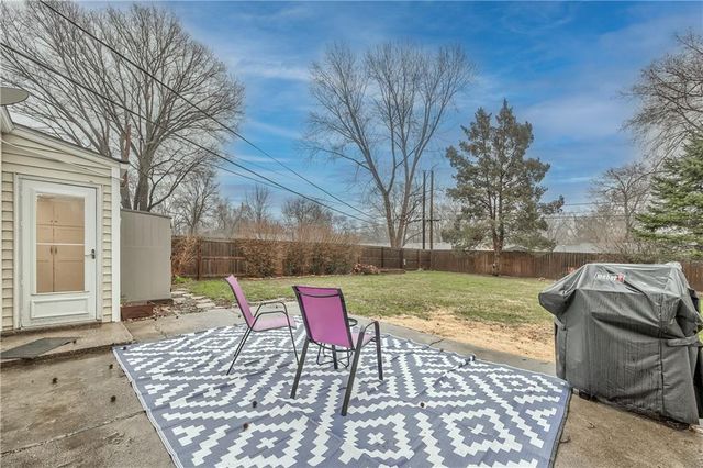 7243 Dearborn Street, Overland Park, KS 66204