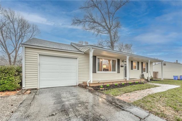 7243 Dearborn Street, Overland Park, KS 66204