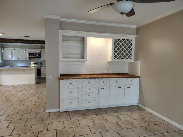 2823 Whitman Drive, Montgomery, TX 77356
