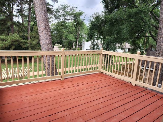 2823 Whitman Drive, Montgomery, TX 77356