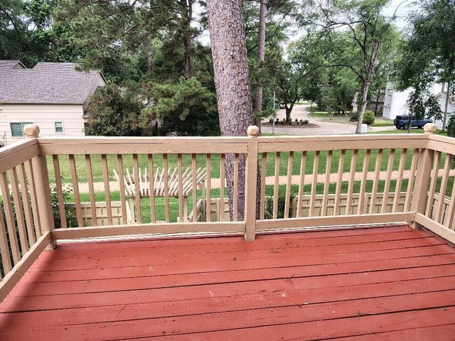 2823 Whitman Drive, Montgomery, TX 77356