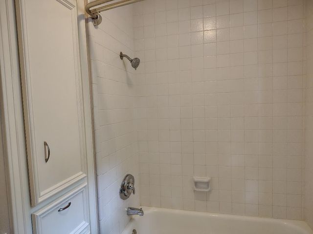 2823 Whitman Drive, Montgomery, TX 77356