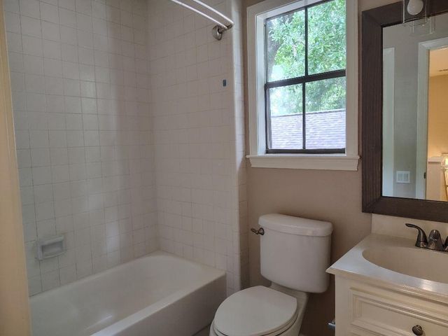 2823 Whitman Drive, Montgomery, TX 77356