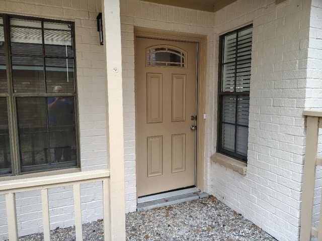 2823 Whitman Drive, Montgomery, TX 77356