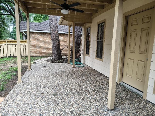 2823 Whitman Drive, Montgomery, TX 77356