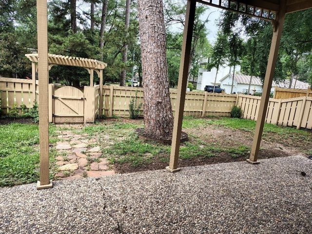 2823 Whitman Drive, Montgomery, TX 77356