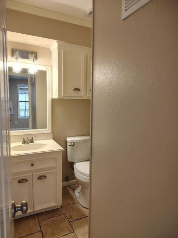 2823 Whitman Drive, Montgomery, TX 77356