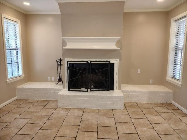 2823 Whitman Drive, Montgomery, TX 77356