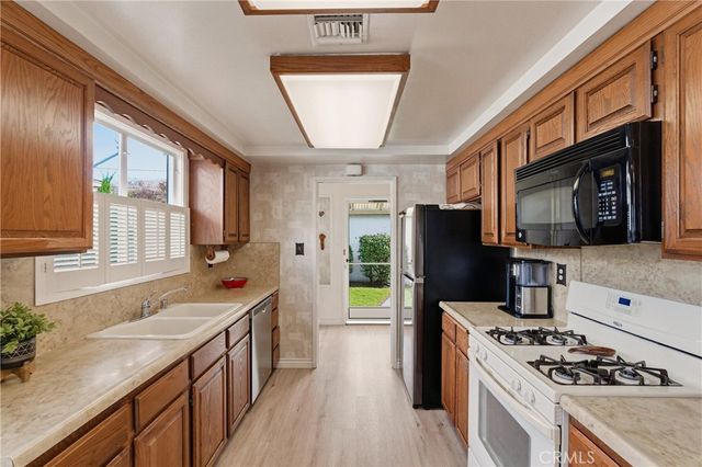 3742 Palo Verde Ave, Long Beach, CA 90808