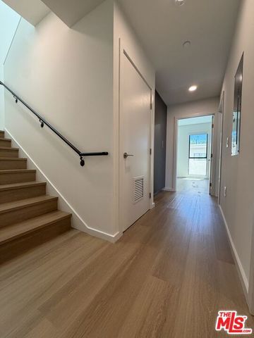5119 Colfax Avenue 203, Valley Village, CA 91601