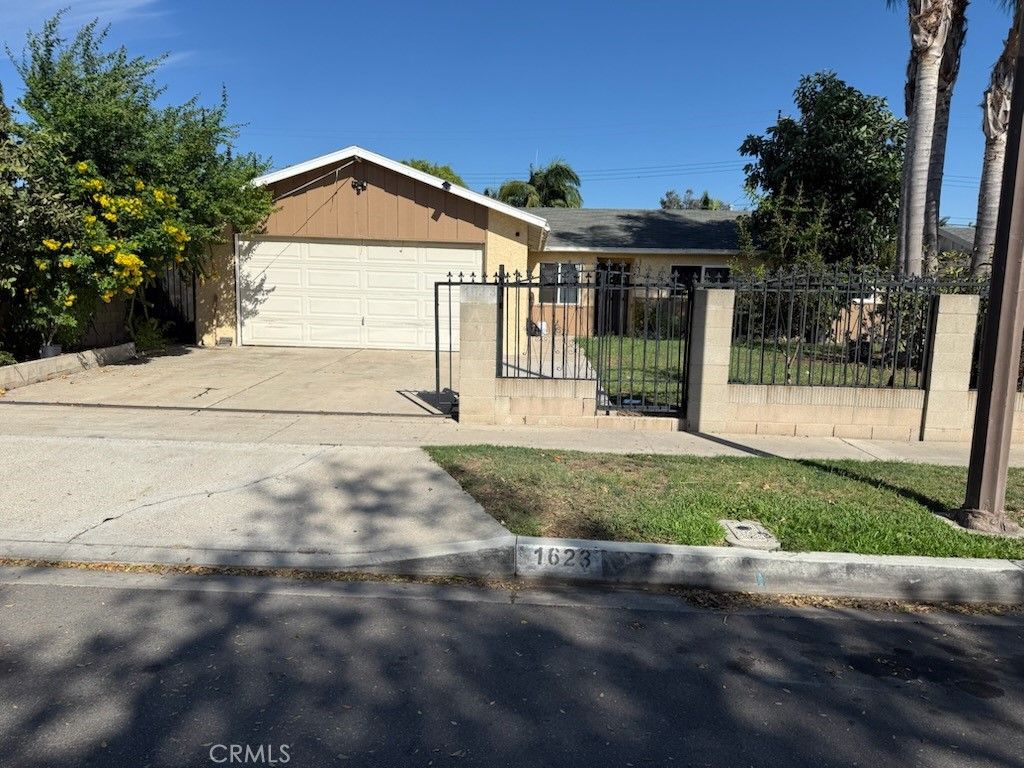 1623 S Pacific, Santa Ana, CA 92704 — exterior
