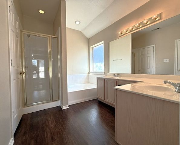 2218 W Thoroughbred Drive, Lancaster, TX 75146