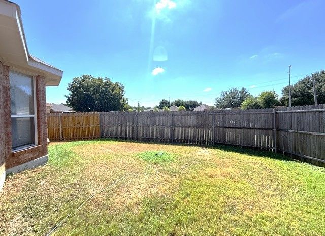 2218 W Thoroughbred Drive, Lancaster, TX 75146