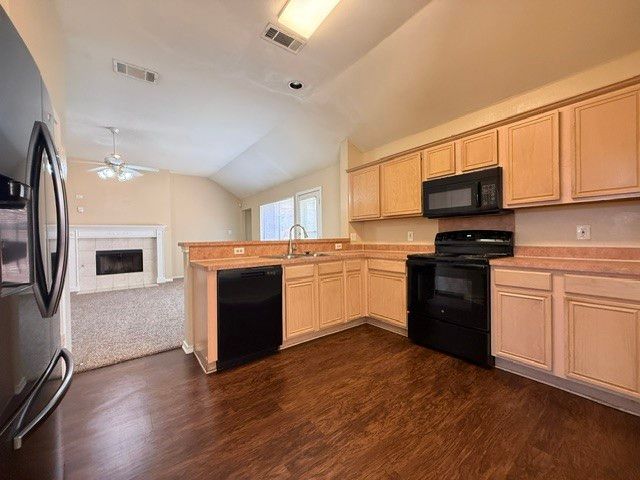 2218 W Thoroughbred Drive, Lancaster, TX 75146