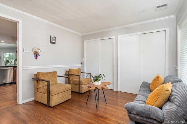 151 Milburn Lane, East Hills, NY 11577