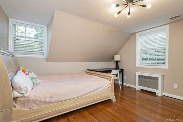 151 Milburn Lane, East Hills, NY 11577