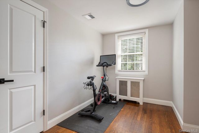 151 Milburn Lane, East Hills, NY 11577