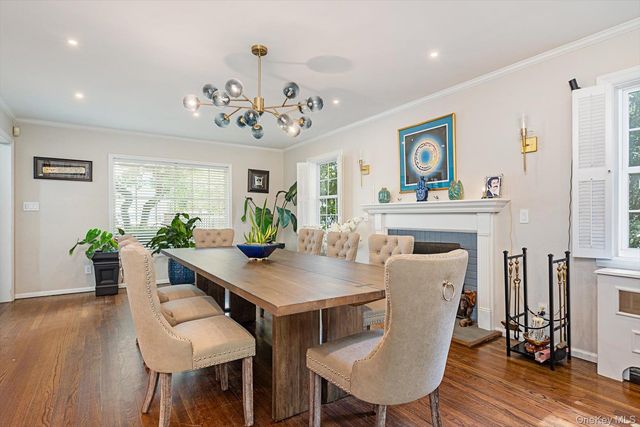 151 Milburn Lane, East Hills, NY 11577