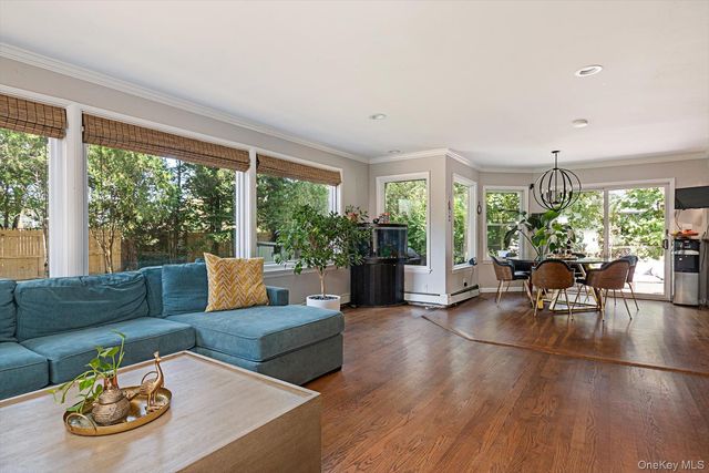 151 Milburn Lane, East Hills, NY 11577