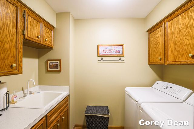 8099 Weatherwax Drive, Jenison, MI 49428