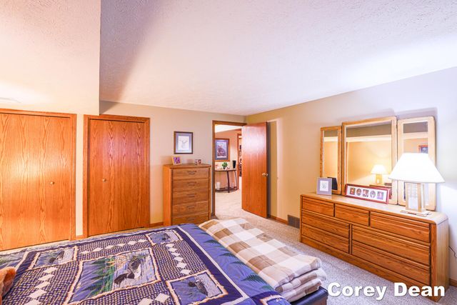 8099 Weatherwax Drive, Jenison, MI 49428