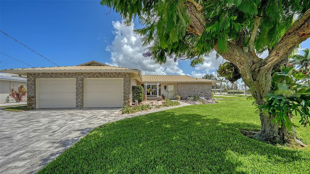 9207 BIMINI DRIVE, Bradenton, FL 34210
