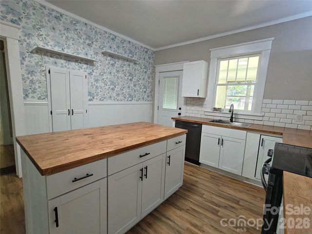 208 Heilig Avenue, Salisbury, NC 28144