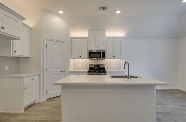 16133 Villa Valeria Way, Edmond, OK 73013