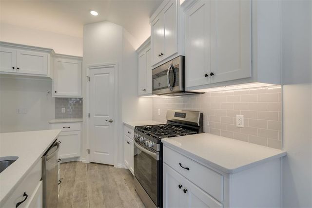 16133 Villa Valeria Way, Edmond, OK 73013