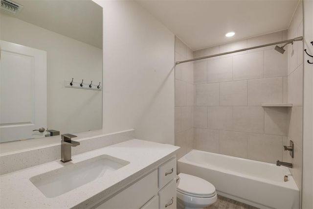 16133 Villa Valeria Way, Edmond, OK 73013