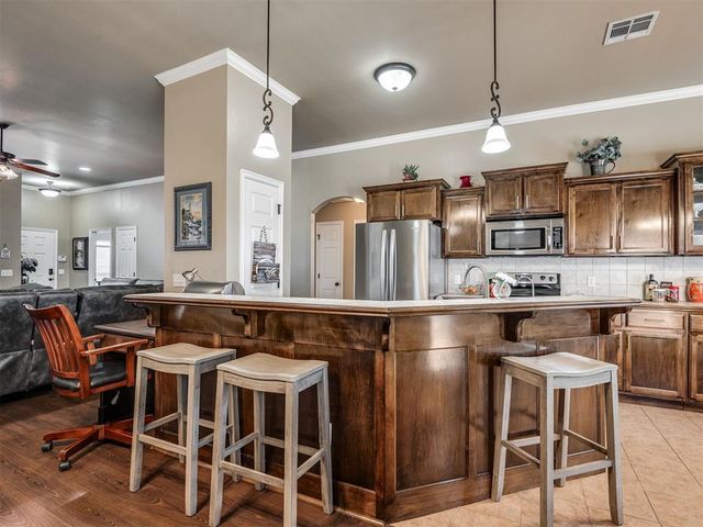 4237 Syracuse Street, Moore, OK 73160