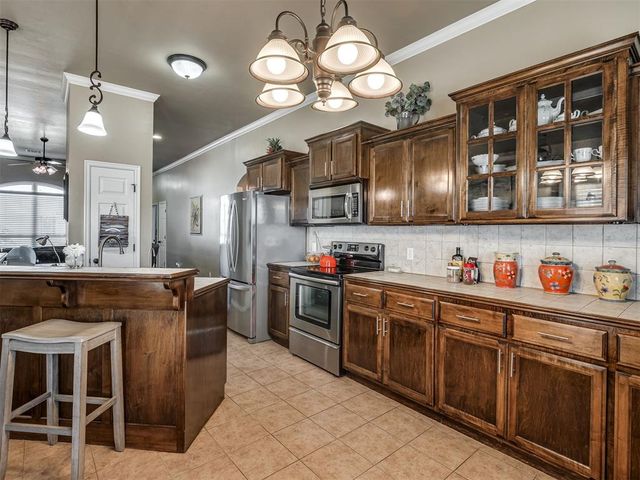 4237 Syracuse Street, Moore, OK 73160