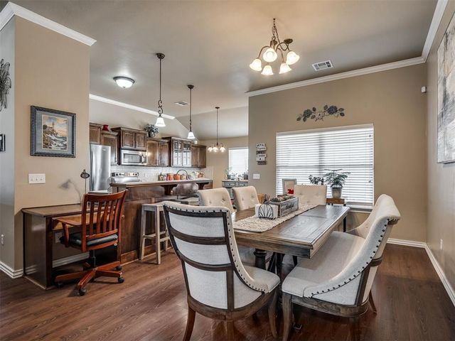 4237 Syracuse Street, Moore, OK 73160