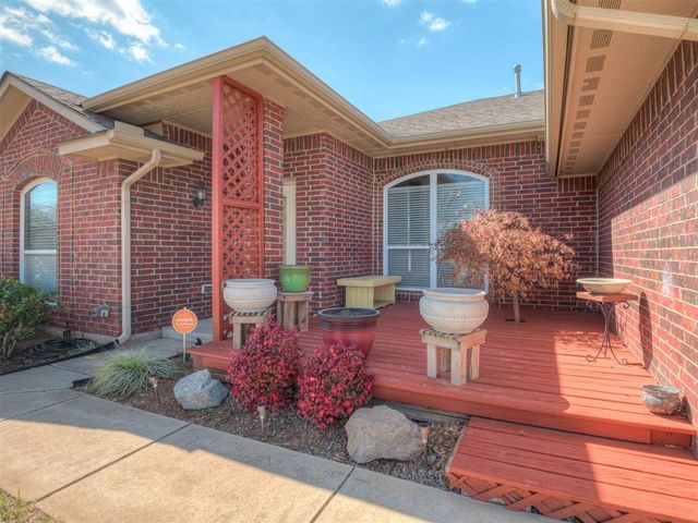 4237 Syracuse Street, Moore, OK 73160