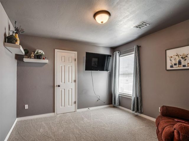 4237 Syracuse Street, Moore, OK 73160