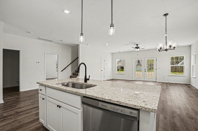 205 Hannah Lee Hill Rd, La Vergne, TN 37086