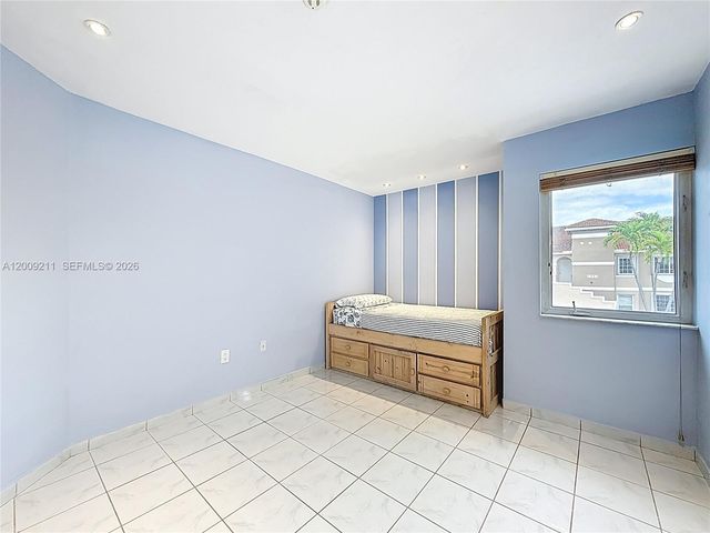 6466 SW 130th Pl 902, Miami, FL 33183