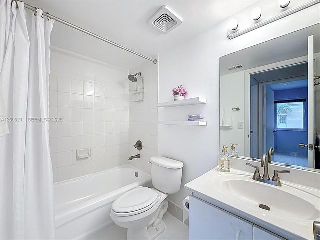 6466 SW 130th Pl 902, Miami, FL 33183