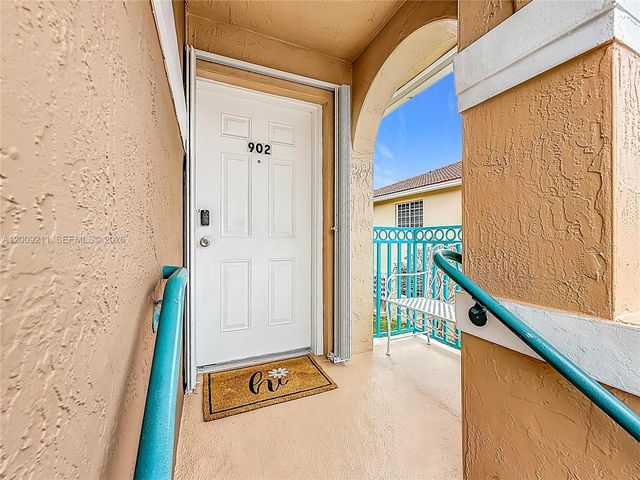 6466 SW 130th Pl 902, Miami, FL 33183