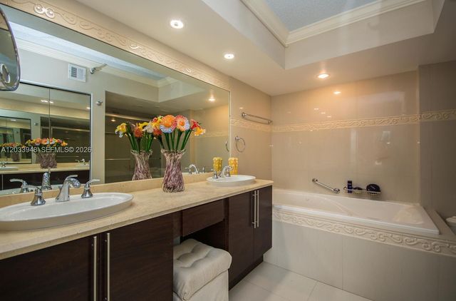 19101 NE 36th Court 504, Aventura, FL 33180