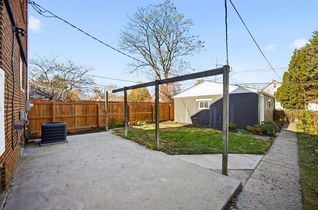 332 E Hinman Avenue, Columbus, OH 43207