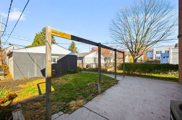 332 E Hinman Avenue, Columbus, OH 43207