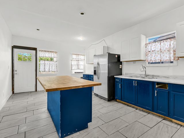 10149 S Wentworth Avenue, Chicago, IL 60628