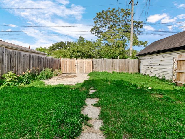 10149 S Wentworth Avenue, Chicago, IL 60628