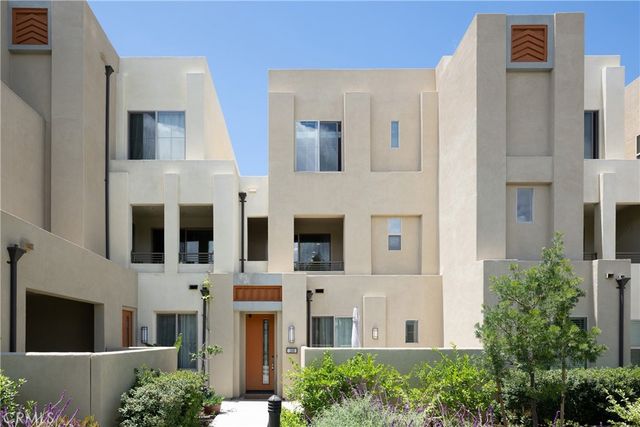 108 Cadence, Irvine, CA 92618