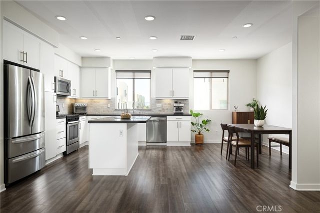 108 Cadence, Irvine, CA 92618