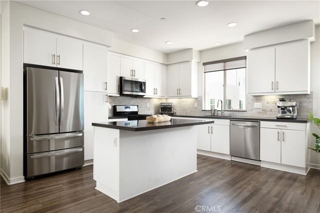 108 Cadence, Irvine, CA 92618