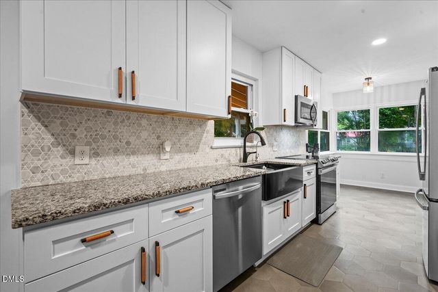 506 W Noble Street, Selma, NC 27576